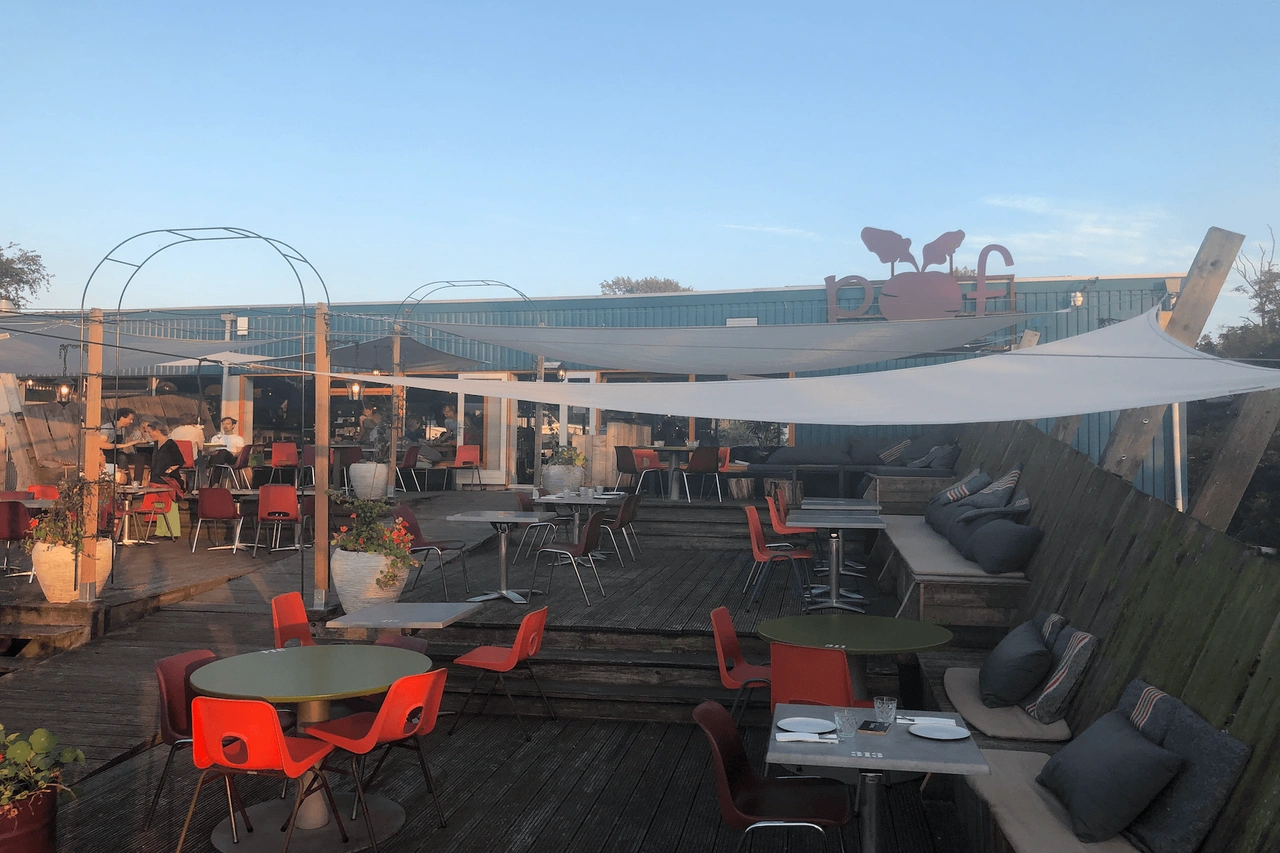 Restaurant Pof: Lokaal eten in Amsterdam-Noord