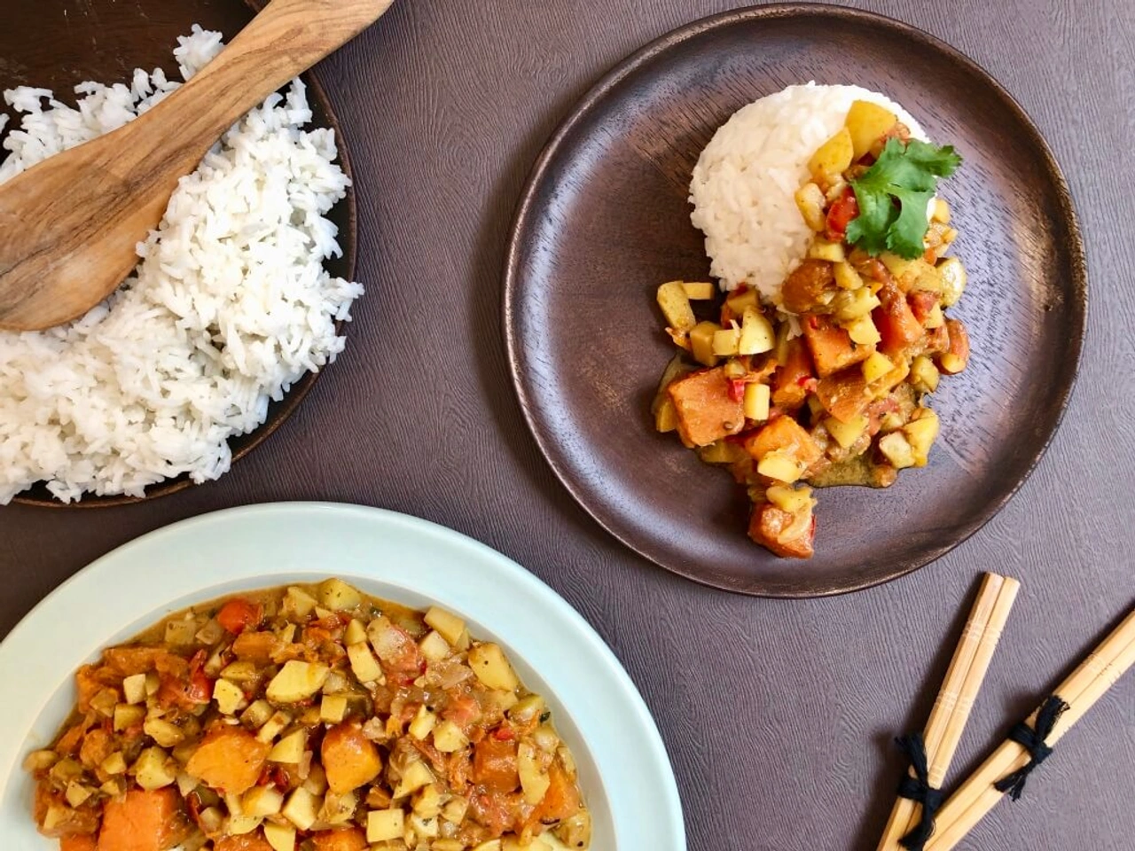 Curry aloo met aardappels en pompoen
