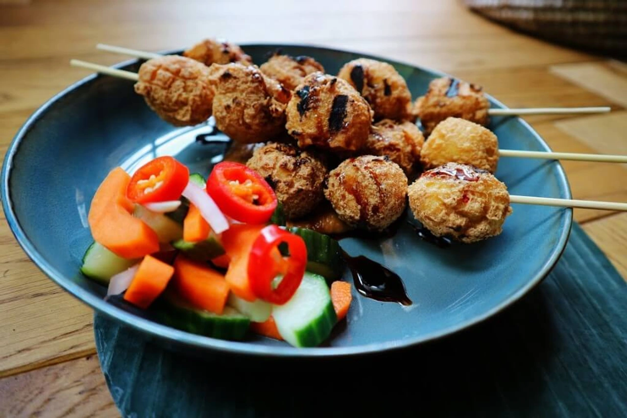 Indonesische keuken: vegetarische sate tahu ponorogo