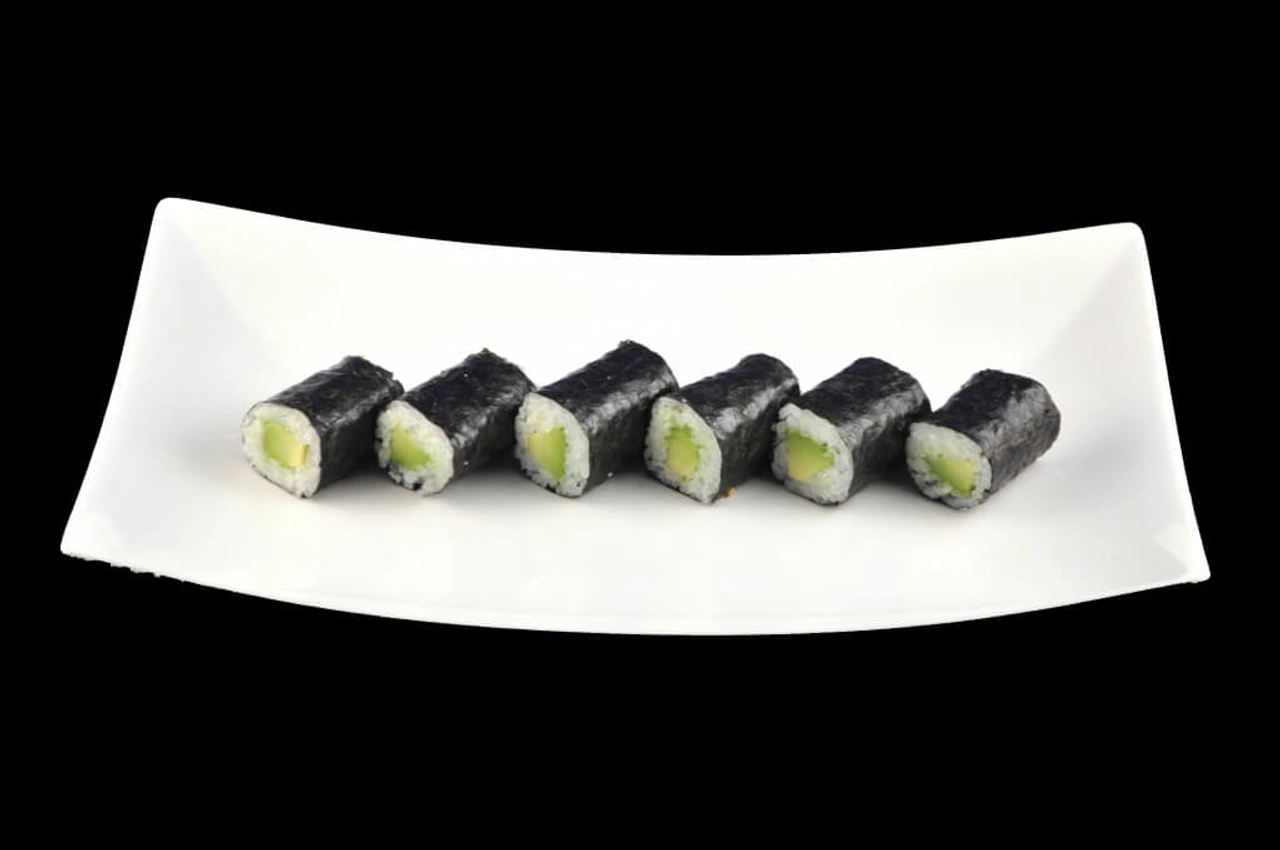 Vega sushi: Avocado Maki