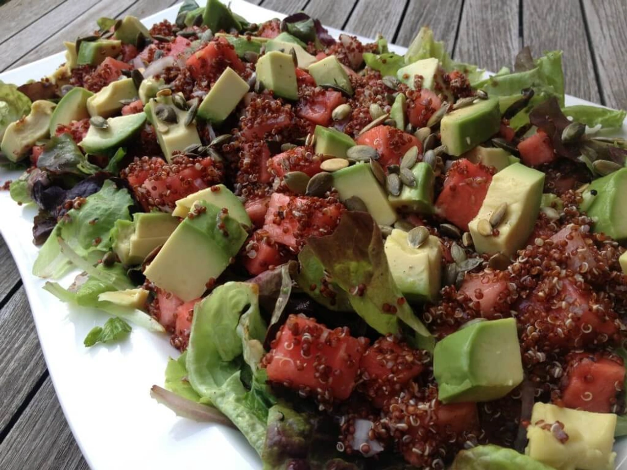 Quinoa salade met watermeloen en avocado