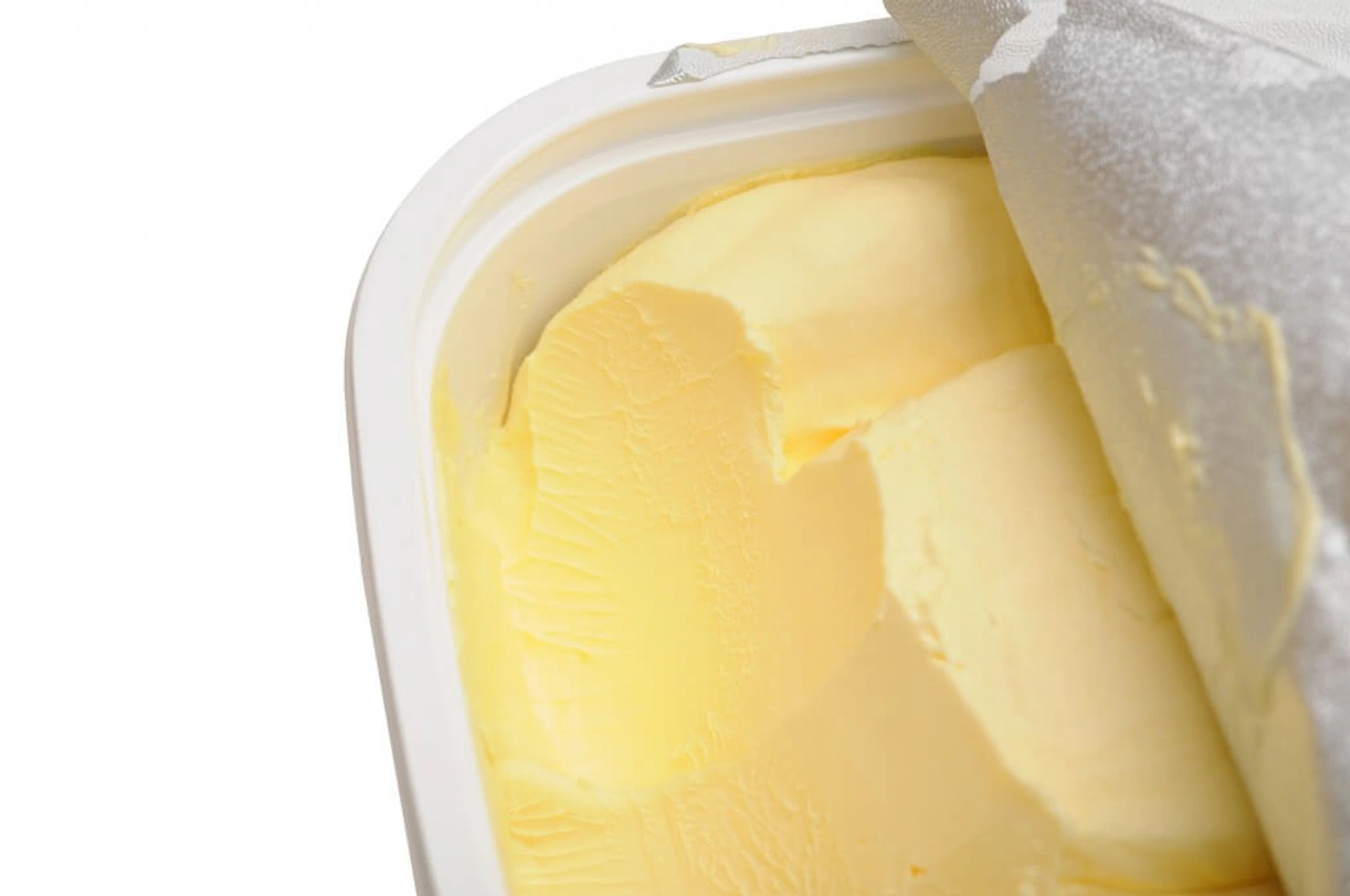 Hoeveel troep zit er nu echt in margarine?
