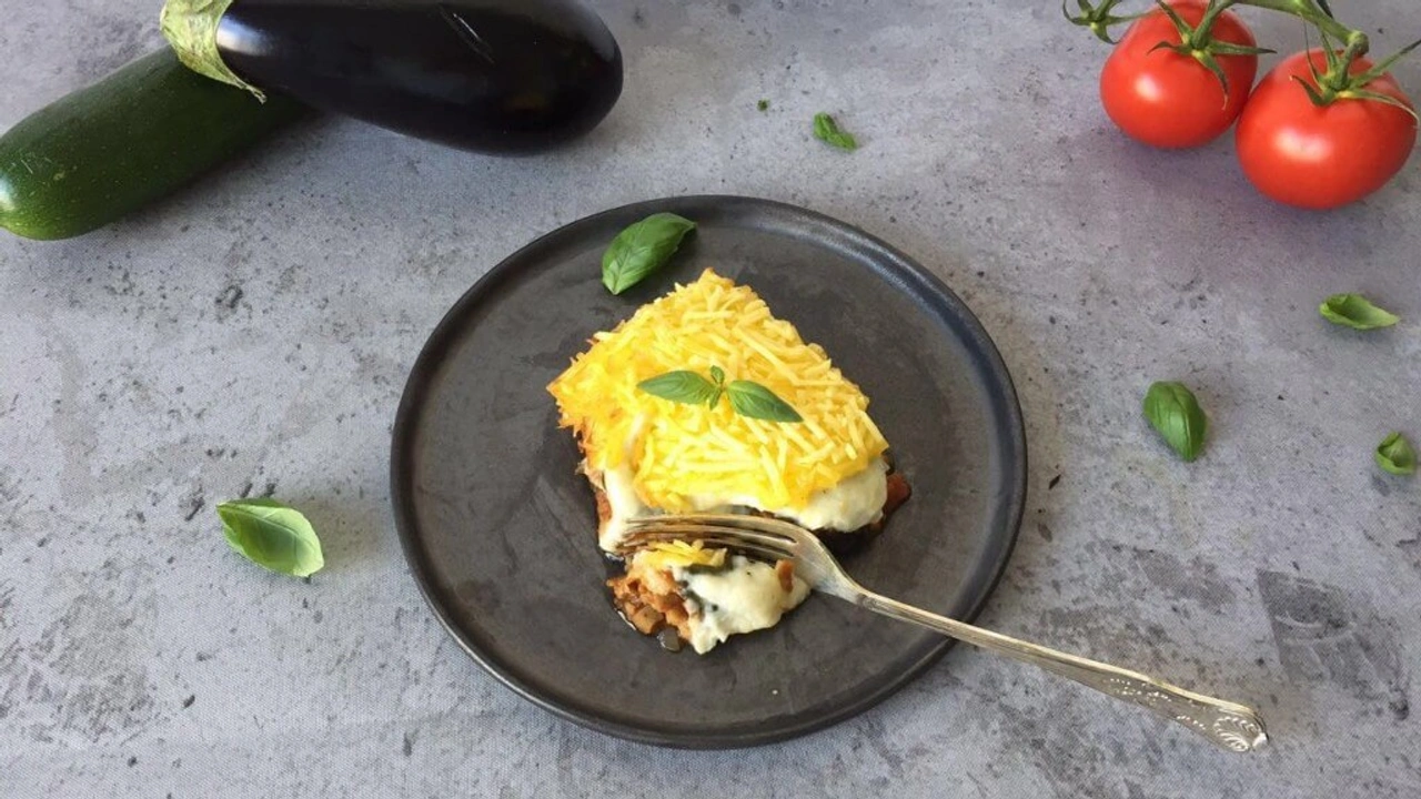 Vegan lasagne met seitan gehakt en bloemkool-bechamel