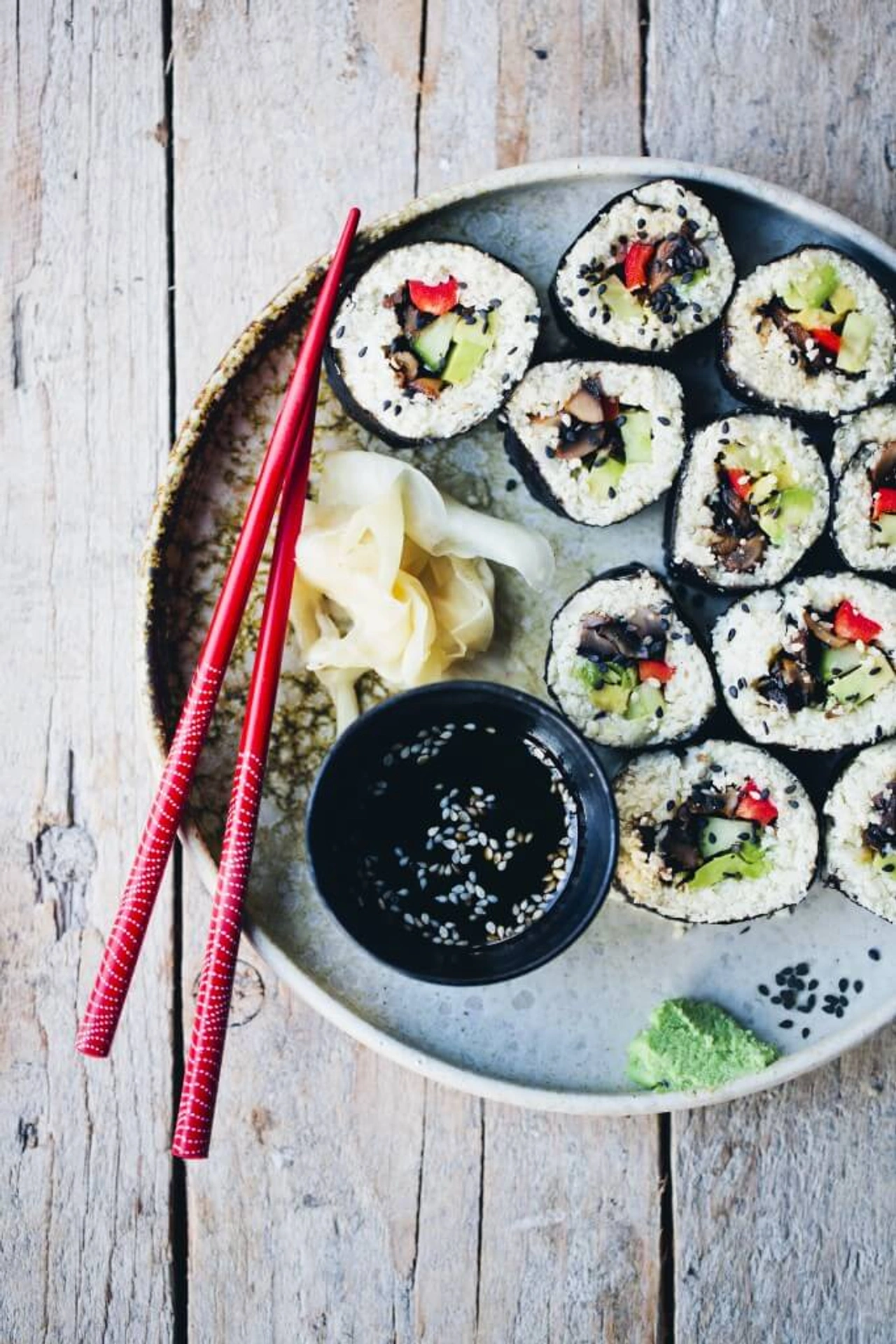 The Green Kitchen: Sushi met paddenstoelen en bloemkoolrijst