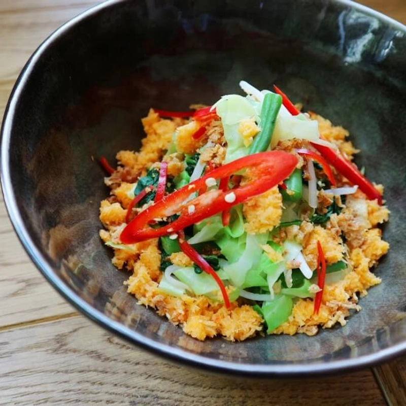 Indonesische keuken: urab sayuran salade + zelfgemaakte sambal